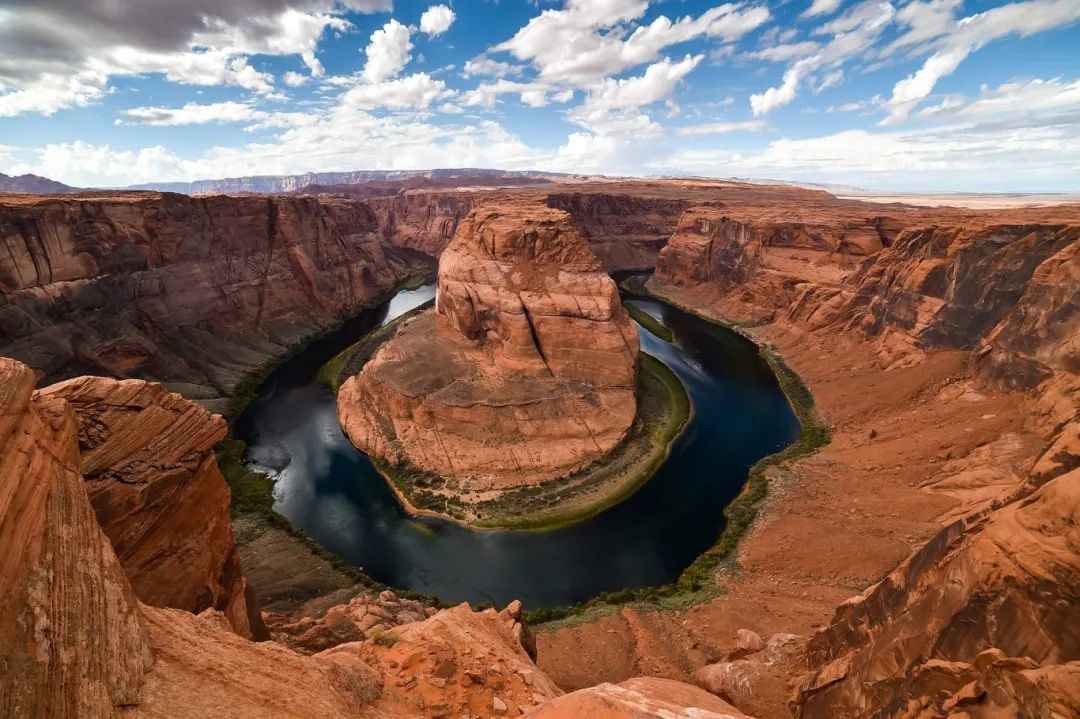 A Comprehensive Guide to the Eight Most Stunning National Parks in the US: From Yellowstone to Yosem